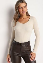 Jasnobeżowy Sweter Prążkowany z Trójkątnym Dekoltem Vorila. Brązowe swetry Born2be, bez wzorów, prążkowane, bez ramiączek. Za 34.99 zł.