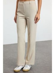 Trendyol Spodnie w kolorze beżowym rozmiar: 38. Brązowe spodnie materiałowe Trendyol, na co dzień, bez wzorów, z materiału. Za 73.99 zł.