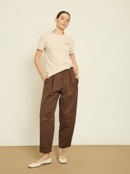 BGN Koszulka w kolorze beżowym rozmiar: 36. Brązowe bluzki BGN, bez wzorów, bez kołnierzyka, bez ramiączek. Za 56.99 zł.