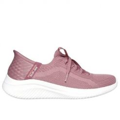 Buty do chodzenia damskie Skechers Slip-ins Ultra Flex 3.0. Czerwone obuwie sportowe Skechers, z materiału, bez zapięcia, trekkingowe. Za 339.99 zł.