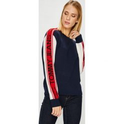 Tommy Jeans - Sweter. Niebieskie swetry Tommy Jeans, l, bez wzorów, z dzianiny, bez ramiączek. W wyprzedaży za 269.90 zł.