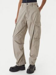 G-Star Raw Spodnie materiałowe D28756-D388 Beżowy Boyfriend Fit. Brązowe spodnie materiałowe G-Star Raw, bez wzorów, z bawełny. Za 509.99 zł.