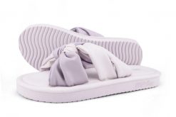 Klapki basenowe damskie Flip Flop Fauna Chess. Czerwone klapki Flip Flop, bez wzorów, z materiału, bez obcasa. Za 104.49 zł.
