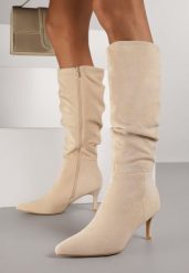 Beżowe Kozaki z Imitacji Zamszu na Szpilce z Marszczoną Cholewką Rilareia. Brązowe kozaki Born2be, z jeansu, bez obcasa, na obcasie, bez zapięcia. Za 149.99 zł.
