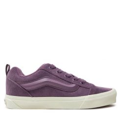 Tenisówki Vans. Fioletowe trampki Vans, bez wzorów, bez zapięcia. Za 239.99 zł.