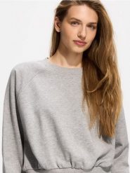 Gładka bluza - jasnoszary. Szare bluzy Reserved, l, bez wzorów, z bawełny, bez kaptura. Za 69.99 zł.