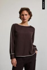 Koszula z wiskozy brązowa. Brązowe koszule MOODO, s, bez wzorów, z poliesteru, bez kołnierzyka, bez ramiączek. Za 139.99 zł.