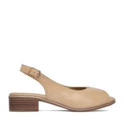 Sandały Go Soft. Brązowe sandały GO SOFT, bez wzorów, bez obcasa, na słupku, bez zapięcia. Za 169.99 zł.