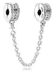 Pandora Srebrny łańcuszek zabezpieczający z cyrkoniami rozmiar: onesize. Szare bransoletki Pandora, z cyrkonią, srebrne. Za 260.99 zł.