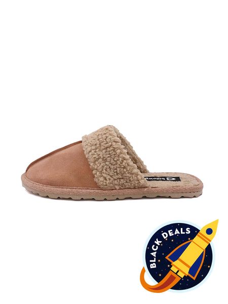 Billowy Skórzane kapcie w kolorze jasnoróżowym rozmiar: 39. Różowe obuwie domowe Billowy, bez wzorów, bez zapięcia. Za 140.53 zł.