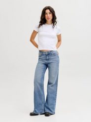 JJXX Dżinsy - Comfort fit - w kolorze błękitnym rozmiar: W26/L30. Niebieskie jeansy JJXX, l, z aplikacjami. Za 130.99 zł.