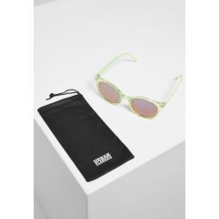 Okulary przeciwsłoneczne Urban Classics 108 uc. Czarne okulary przeciwsłoneczne Urban Classics, bez wzorów, eleganckie. Za 73.00 zł.