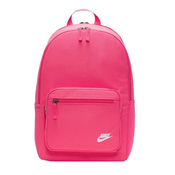 Plecak Heritage Eugenie 23L. Czerwone plecaki Nike, bez wzorów. Za 288.99 zł.