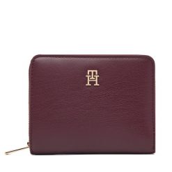 Portfel Tommy Hilfiger. Czerwone portfele TOMMY HILFIGER, bez wzorów. Za 249.99 zł.