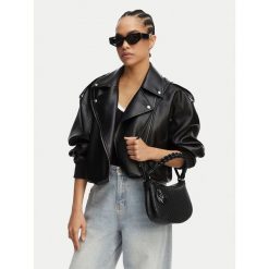 Torebka Armani Exchange. Czarne torebki klasyczne Armani Exchange, bez wzorów, bez dodatków. Za 629.99 zł.