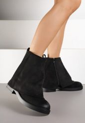 Czarne Botki z Imitacji Zamszu z Cholewką w Stylu Nogawki Rilavine. Czarne botki Renee, bez wzorów, z jeansu, bez obcasa, na płaskiej podeszwie, bez zapięcia. Za 159.99 zł.