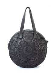 Amara Skórzana torebka "Maxi" w kolorze czarnym - 38 x 37 x 8 cm rozmiar: onesize. Czarne torby na ramię Amara, bez wzorów, z materiału, na ramię, bez dodatków. Za 545.19 zł.