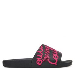 Klapki Versace Jeans Couture. Czarne klapki Versace Jeans Couture, bez wzorów, z jeansu, bez obcasa. Za 309.99 zł.