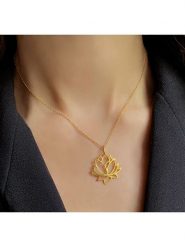 Les Petites Précieuses Pozłacany naszyjnik z zawieszką - dł. 40 cm rozmiar: onesize. Żółte naszyjniki Les Petites Précieuses, pozłacane. Za 74.28 zł.