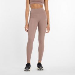 Legginsy damskie do jogi New Balance Harmony WP51126EAS – beżowe. Brązowe legginsy New Balance, m, bez wzorów, z lycry, z podwyższonym stanem. Za 259.99 zł.