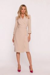 Elegancka sukienka ołówkowa kopertowa z wiązaniem beżowa. Brązowe sukienki Stylove, do pracy, uniwersalny, bez wzorów, z elastanu, biznesowe, bez kołnierzyka, bez ramiączek, midi, dopasowane. W wyprzedaży za 314.00 zł.
