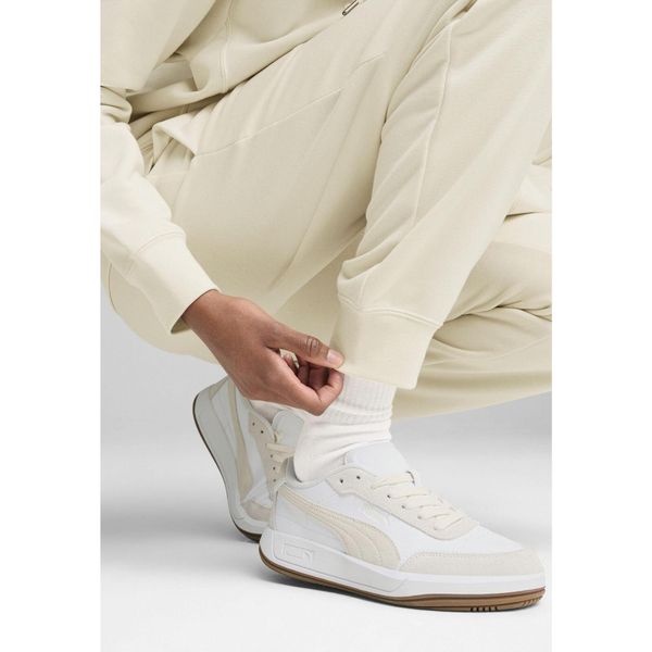 Damskie wygodne spodnie dresowe PUMA CLASS PUMA Alpine Snow White. Białe spodnie dresowe Puma, xl, bez wzorów, z dresówki. Za 192.99 zł.