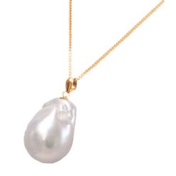 NORI GOLD naszyjnik ogromna biała perła barokowa. Białe naszyjniki Braccatta, z perłą, pozłacane. Za 296.00 zł.