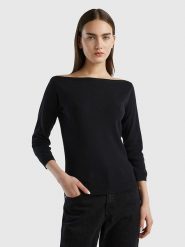 Benetton Sweter w kolorze czarnym rozmiar: XL. Czarne swetry Benetton, xl, bez wzorów, z bawełny, bez ramiączek. Za 105.63 zł.