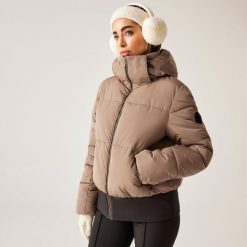 Kurtka narciarska damska z membraną Glitz Dare 2b. Brązowe kurtki narciarskie Dare 2b, bez wzorów, z polaru, bez kaptura, narciarskie. Za 1,299.99 zł.