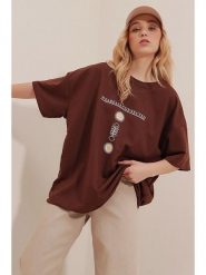 Trend Alacati Koszulka "Trend Alaçat Stili" w kolorze brązowym rozmiar: XL. Brązowe bluzki Trend Alacati, xl, bez wzorów, z bawełny, bez kołnierzyka, bez ramiączek. Za 48.28 zł.