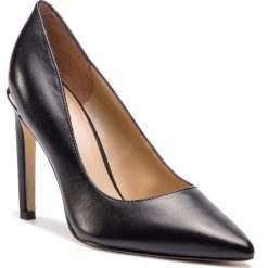 Szpilki GUESS - Bellamy FL6BMY LEA08 BLACK. Czarne szpilki Guess, z aplikacjami, ze skóry ekologicznej, bez obcasa, na obcasie, bez zapięcia. W wyprzedaży za 319.00 zł.