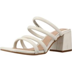 Sandały CLARKS SHEER65 MULE Beżowy. Białe sandały Clarks, bez wzorów, ze skóry, bez obcasa, bez zapięcia. Za 256.99 zł.