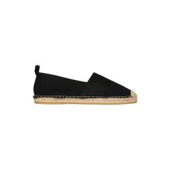 Płócienne espadryle damskie Superdry. Czarne espadryle Superdry, bez wzorów, z koronki, bez obcasa, bez zapięcia. Za 290.40 zł.