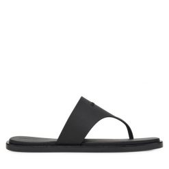 Japonki Calvin Klein. Czarne klapki Calvin Klein, bez wzorów, bez obcasa. Za 279.99 zł.