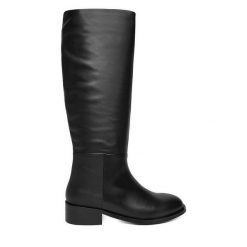 Kozaki Gino Rossi. Czarne kozaki Gino Rossi, bez obcasa, na płaskiej podeszwie, bez zapięcia. Za 559.99 zł.