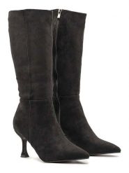 Bellucci Kozaki w kolorze czarnym rozmiar: 37. Czarne kozaki Bellucci, na zimę, bez obcasa, na szpilce, bez zapięcia. Za 165.99 zł.