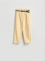 Jeansy paperbag z paskiem - żółty. Żółte jeansy Reserved, bez wzorów. Za 149.99 zł.