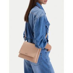 Torebka DeeZee. Brązowe listonoszki DeeZee, bez wzorów, bez dodatków. Za 129.99 zł.
