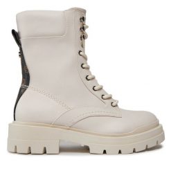Trapery Guess. Trapery i śniegowce Guess. Za 789.99 zł.