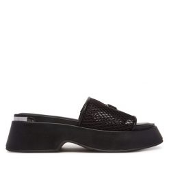 Klapki DKNY. Czarne klapki DKNY, bez wzorów, bez obcasa. Za 399.99 zł.