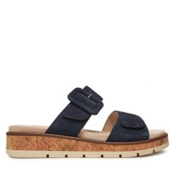 Klapki Caprice. Niebieskie klapki Caprice, bez wzorów, bez obcasa. Za 219.99 zł.