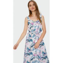 Długa sukienka w kwiaty. Sukienki Greenpoint, bez wzorów, z wiskozy, bez kołnierzyka, bez ramiączek, maxi. Za 79.99 zł.