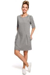 Szara Kobieca Sukienka Dzianinowa z Kokardką na Ramieniu. Szare sukienki MOE, l, bez wzorów, z bawełny, wizytowe, bez kołnierzyka, bez ramiączek. Za 271.90 zł.