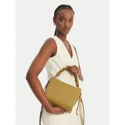 Torebka Coccinelle. Zielone torebki klasyczne Coccinelle, bez wzorów, bez dodatków. Za 1,549.99 zł.