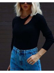 Milan Kiss Koszulka w kolorze czarnym rozmiar: S. Czarne bluzki Milan Kiss, s, bez wzorów, ze splotem, bez kołnierzyka, bez ramiączek. Za 127.35 zł.