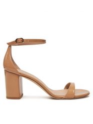 Stuart Weitzman Sandały Nudist Block 75 SJ983 Beżowy. Brązowe sandały Stuart Weitzman, bez wzorów, z lakierowanej skóry, bez obcasa, na słupku, bez zapięcia. Za 1,369.00 zł.