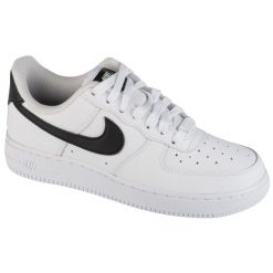 Buty sportowe Sneakersy damskie, Air Force 1 07. Białe obuwie sportowe Nike, bez zapięcia, trekkingowe, Nike Air Force. Za 489.99 zł.
