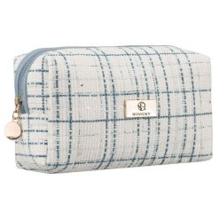 Niebieska, pojemna kosmetyczka damska wykonana z materiału syntetycznego - Rovicky. Niebieskie kufry i kosmetyczki ROVICKY, bez wzorów, z syntetyku, bez dodatków. Za 29.99 zł.