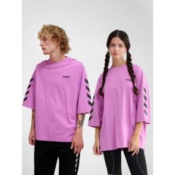 Oversized T-shirt Hummel Willy SW. Fioletowe t-shirty Hummel, bez wzorów, bez kołnierzyka, bez ramiączek. Za 127.55 zł.