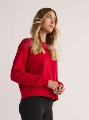 Bluza regular z bawełną - czerwony. Czerwone bluzy Reserved, l, bez wzorów, z bawełny, bez kaptura. W wyprzedaży za 39.99 zł.